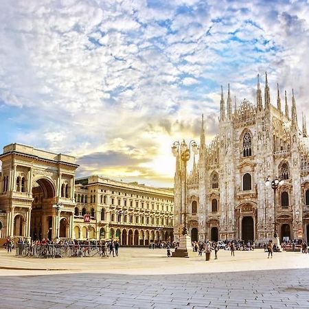Piazza Duomo - Antico Appartamento Dell'800 Milan Bagian luar foto