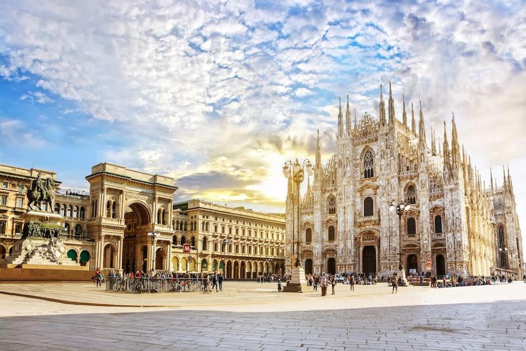 Piazza Duomo - Antico Appartamento Dell'800 Milan Bagian luar foto